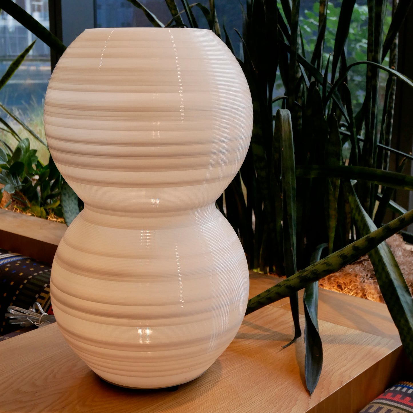 MARU Table Lamp